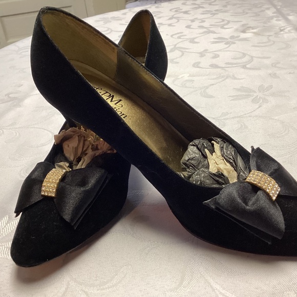 PM COLLECTION shoes heels size 9M black suede detailed - Picture 6 of 6